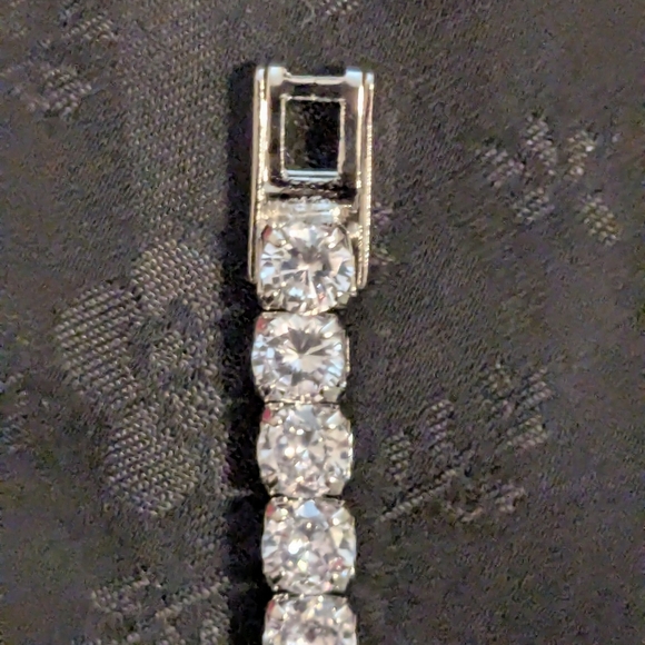 New Elegant Silver Tone CZ Tennis Bracelet with Sparkling Stones 7" - Picture 3 of 6